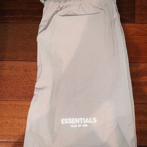 ESSENTIALS FEAR OF GOD SHORTS
